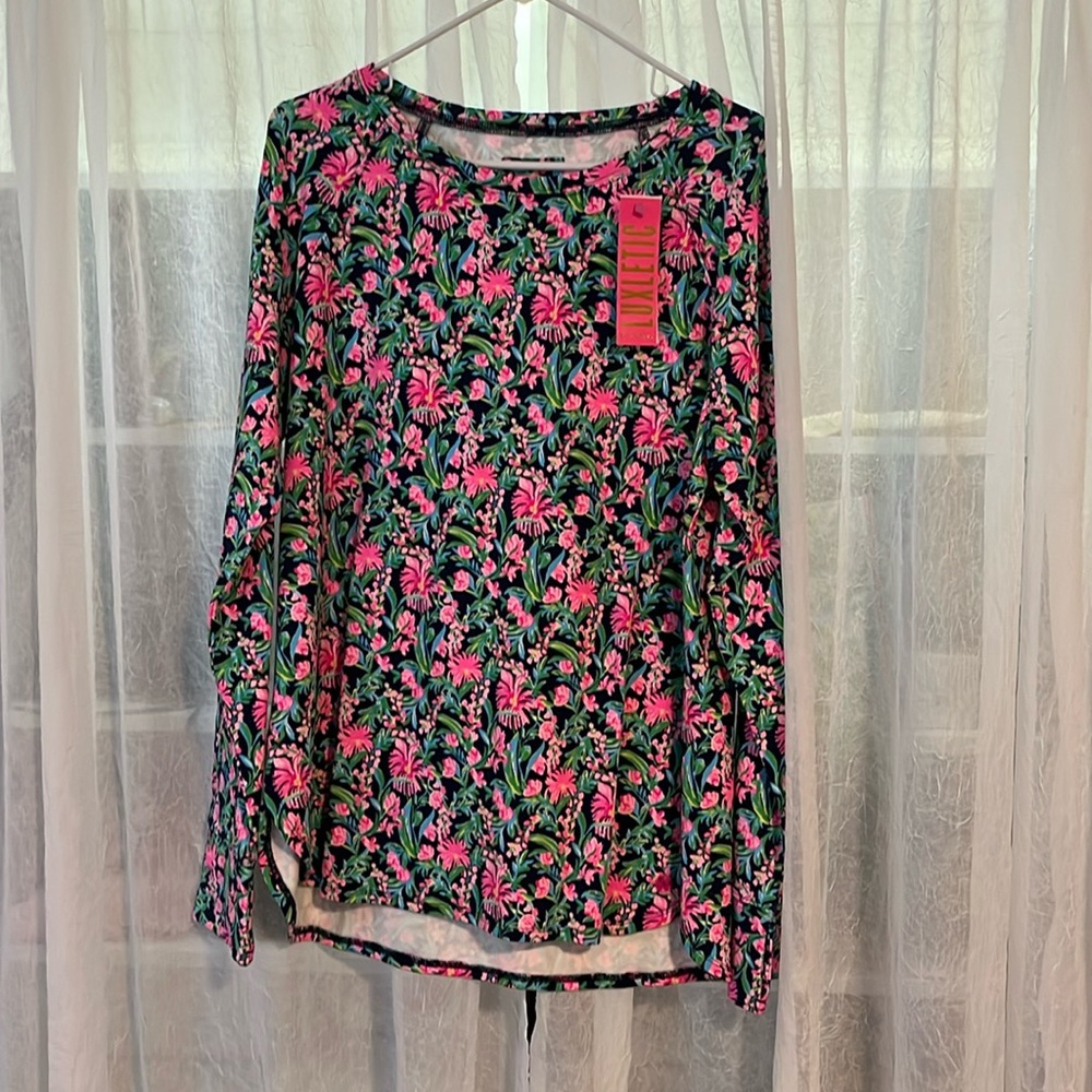 NWT Lilly top